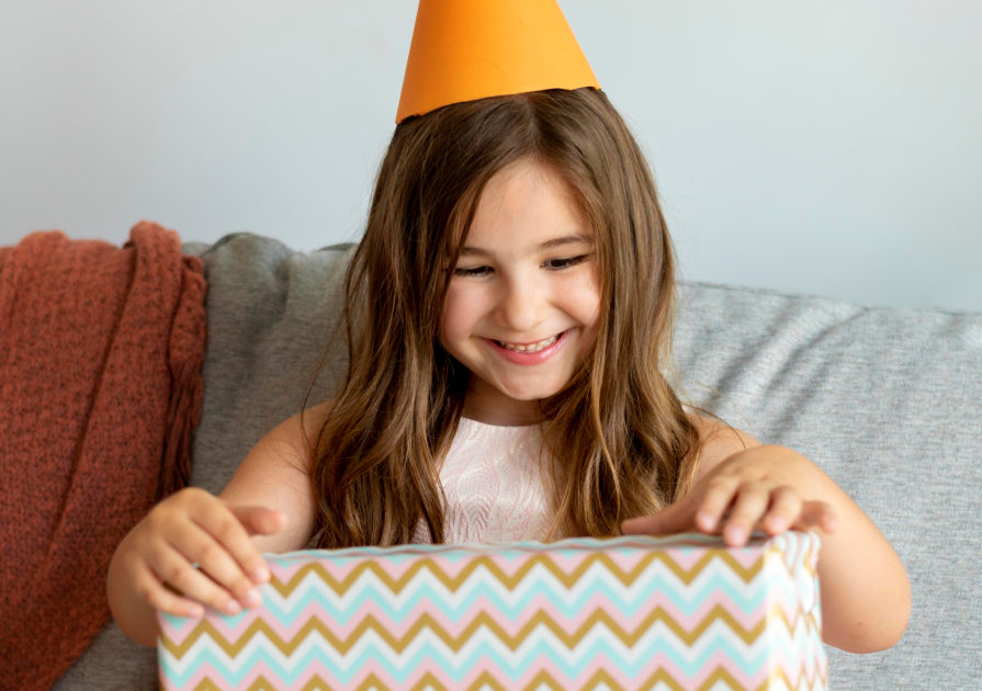 Что подарить девочке на 8 лет: 20 лучших идей